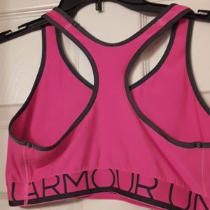 Under Armour Tops - UNDER ARMOUR SPORTS BRA Under Armour Tops - UNDER ARMOUR SPORTS BRA